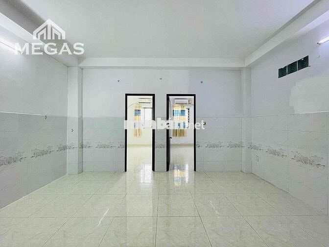 2 PHÒNG NGỦ - 1 PHÒNG KHÁCH có FULL NỘI THẤT - MÁY GIẶT ở NGÃ 4 BỐN XÃ