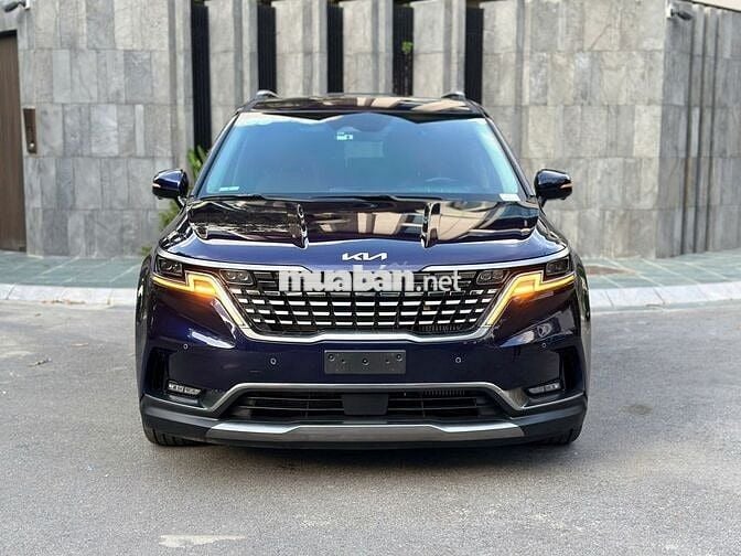 Kia Carnival 2024 Signature 2.2D - 9000 km