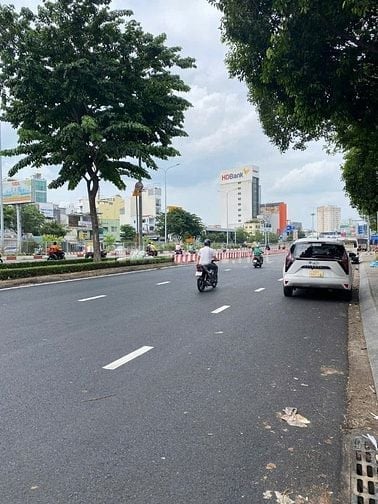 104m2! Sát Q1! Bán nhà 4 tầng Điện Biên Phủ, P15. Ngay Nguyễn Cửu Vân.