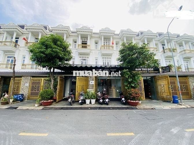 Cho thuê nhà 3 tầng, 4PN FULL nội thất, gần Big C Dĩ An (GO)