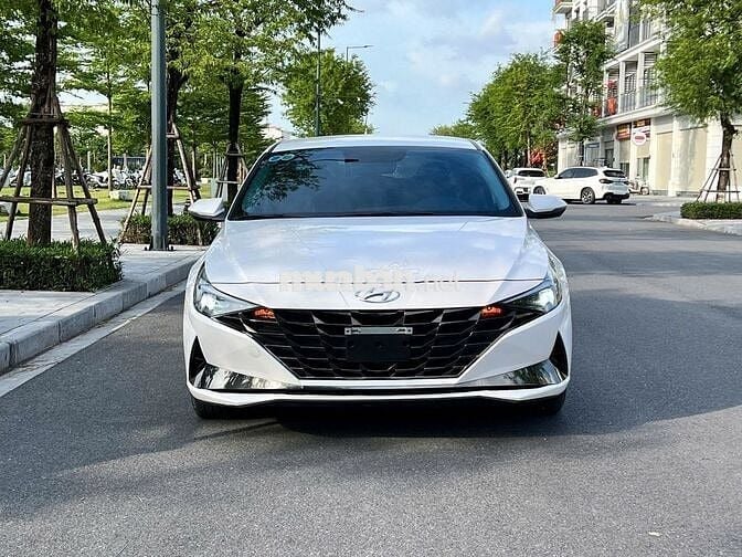 Elantra 1.6 AT bản đặc biệt sx 2023