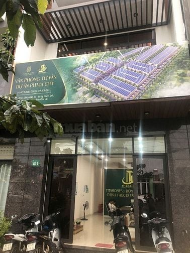 Nhân viên kinh doanh bất động sản