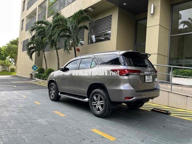 Toyota Fortuner 2022 2.4 4x2 AT - 54404 km