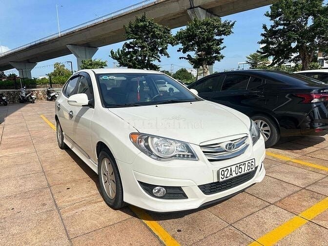 Hyundai Avante 2015 1.6 MT - 140000 km