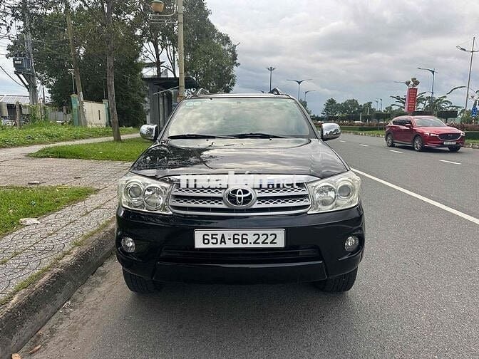 Toyota Fortuner 2011 2.7V - 155000 km