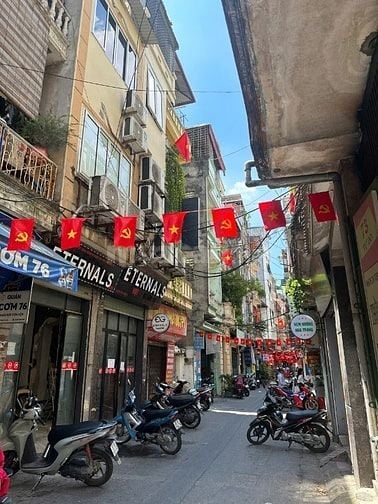 Cho thuê nhà 3 tầng x 60m2 mặt ngõ Tự Do, Đại La, gần 3 trường ĐH