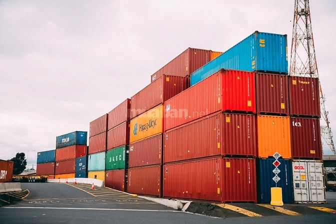 TUYỂN NGƯỜI PHỤ XE BỐC VÁC HÀNG LÊN XUỐNG XE TẢI CONTAINER 