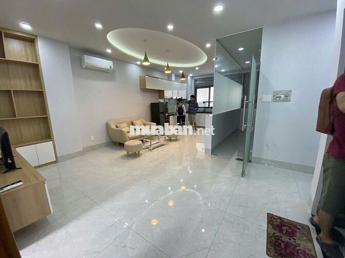 Căn hộ 2PN1WC (70m2) sẵn nội thất ở Vạn Phúc, có hầm xe. Giá rẻ 10 tr