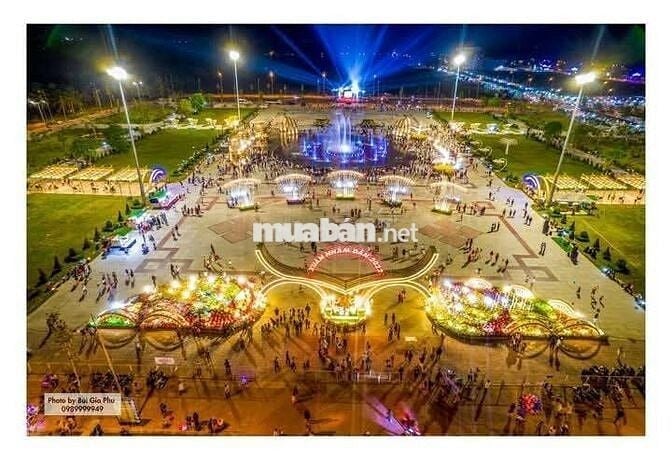 Bán đất hai mặt tiền , dân cư phát triển ,lộ nhựa.