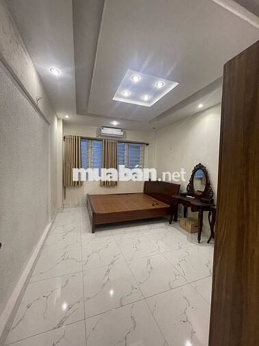 BÁN NHÀ - 30M² - 5 TẦNG - GIÁ CHỈ 7.6 TỶ - TRUNG TÂM CẦU GIẤY