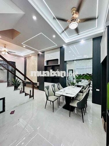 NHỈNH 10 TỎI SỞ HỮU NGAY NHÀ VĨNH PHÚC BA ĐÌNH 45M2 x 5TẦNG MỚI ĐẸP.