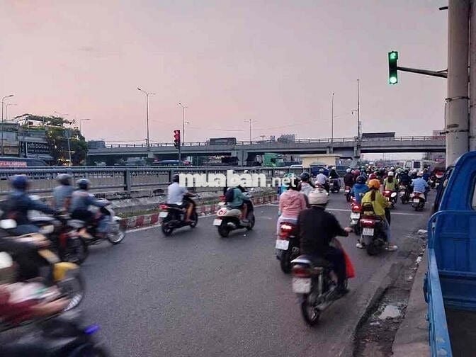 NHÀ MẶT TIỀN ĐƯỜNG TRƯỜNG CHINH 3 TẦNG DÒNG TIỀN 23TR/ T VỊ TRÍ ĐẸP