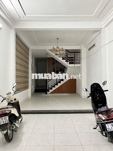 Nhà hẻm xe hơi 7A/29 Thành Thái, P.14, Q.10 - 4.5x20m - 2L