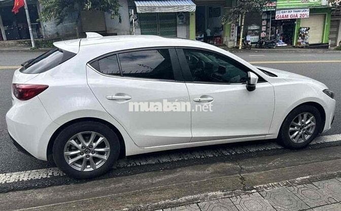 Mazda 3 2016 1.5 AT Sedan - 45000 km