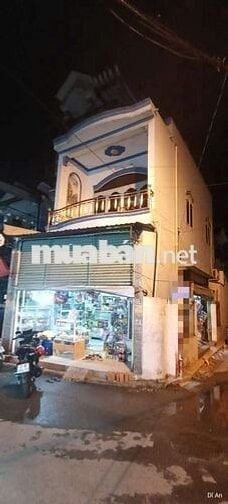 Cho thuê nhà mặt tiền gần chợ Xóm Nghèo