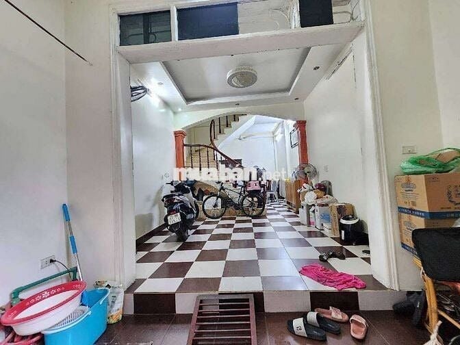 (Giá Hot )Bán nhà Hoàng Mai - Sổ đỏ chính chủ - 40m2 - 4.75₫
