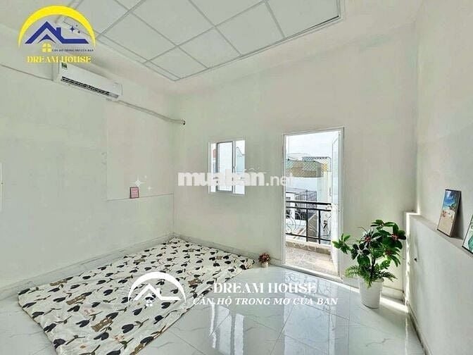 CHO THUÊ PHÒNG VIEW BAN CÔNG TÁCH BẾP NGAY NGÃ TƯ 4 XÃ