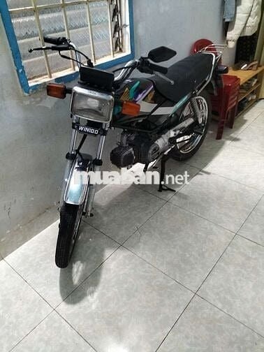 Win 100c màu đen