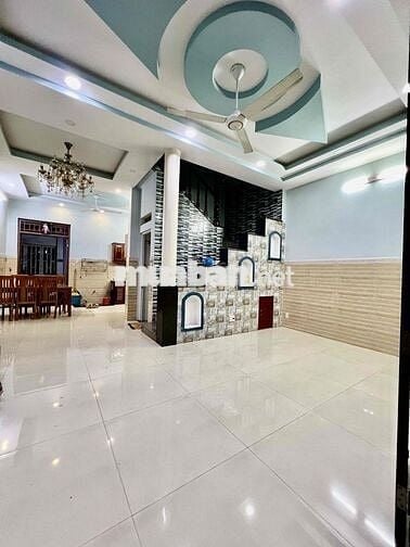 Cho Thuê Nhà Gần Chợ Cầu Đồng DT 180m2 1Trệt 3Lầu 4Pn 3Wc Sân Thượng