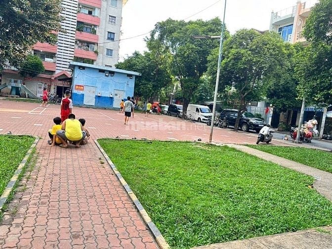 Cho thuê căn góc chung cư vườn lài lô C quận tân phú 