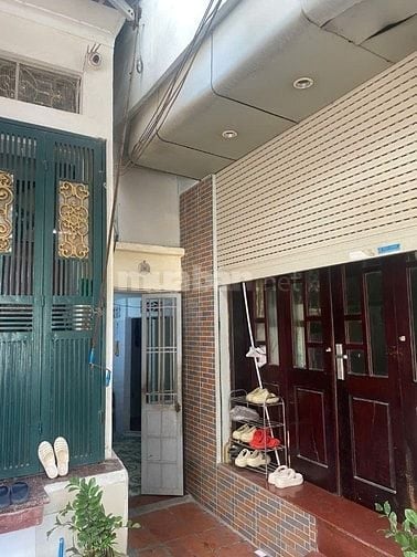 Cho thuê nhà mặt ngõ Hội Vũ, DT 32m2 + lửng, khu trung tâm phố cổ