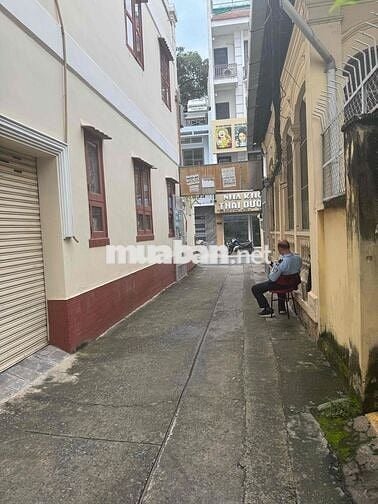 Cho thuê nhà HXM Nguyễn Phi Khanh P Tân Định Q1
