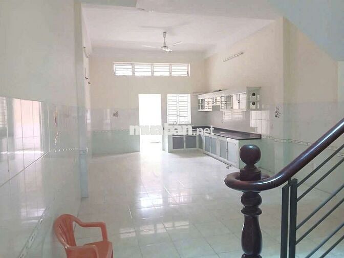 Cho thuê  mb đường chính gần vincom
