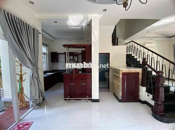 Cho Thuê Biệt thự góc 3 mặt tiền Phố Phú Mỹ Hưng