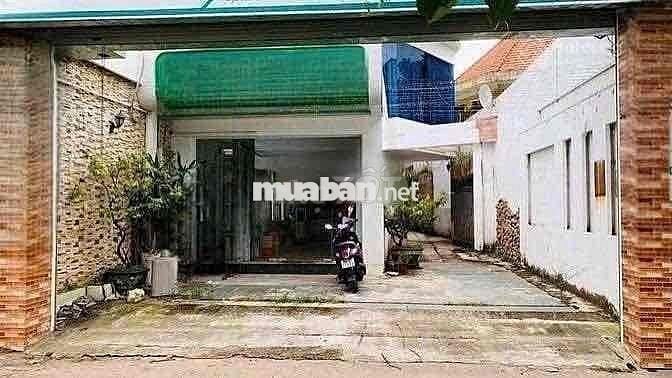 Nhà Mặt tiềnTrần Bình Trọng, Bình Thạnh (Siêu rộng 400m2, sân 25m)