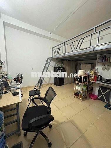 Cho Thuê Phòng Có Gác 30m2 ngay Vòng Xoay Phạm Văn Đồng