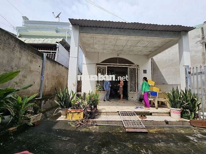 Nhà cấp 4 rộng 225m ngang 7m gần chợ Tân Bình, ngã tư Chiêu Liêu Dĩ An
