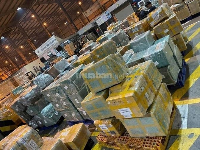 CẦN TUYỂN GẤP NHÂN VIÊN NAM/ NỮ  PHỤ KHO VÀ TẠP VỤ 
