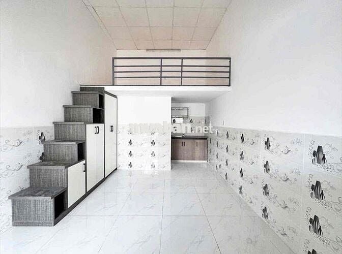PHÒNG MỚI CÓ GÁC SẴN MÁY LẠNH 25m2, NGAY HOÀ BÌNH - TÔ HIỆU