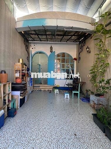 Nhà mặt tiền phố Hải Châu  - Sân vườn - 2PN - Full NT