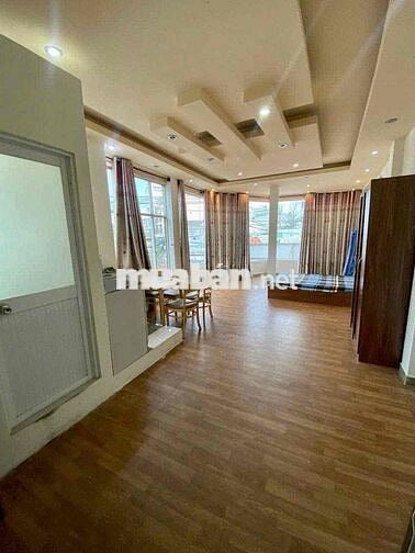Studio cửa sổ lớn Nơ Trang Long, Văn Lang, Bình Thạnh