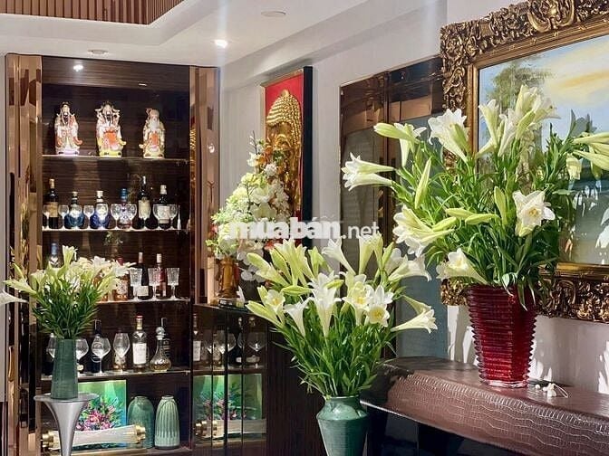 CĂN HỘ 114M2, 3 MẶT THOÁNG, VIEW HỒ ĐỊNH CÔNG, NHÀ KTS SỬA RẤT ĐẸP.