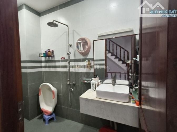 Bán nhà Linh Xuân, TPHCM, đường Số 8, 62m2, 3 tầng, 3PN. Sổ hồng riêng
