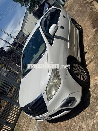 Toyota Innova 2015 E - 140000 km