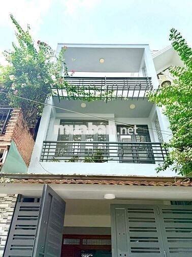 NHÀ 3 TẦNG (4,6x20) CHO THUÊ NGAY GIGA MALL PHẠM VĂN ĐỒNG