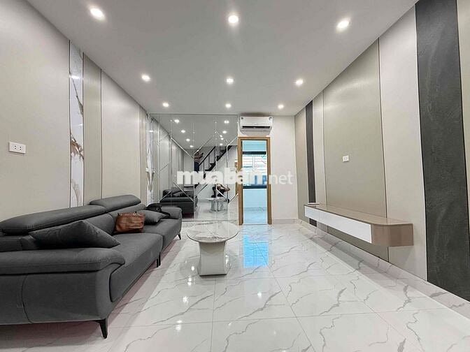 CHÍNH CHỦ BÁN CĂN TẬP THỂ NGHĨA TÂN - CẦU GIẤY 2 tầng,3ngủ nhỉnh 3tỷ