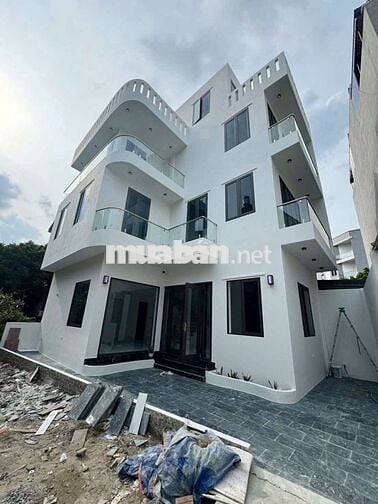 Nhà biệt thự sân vườn  90 m giá nhỉnh 9 tỷ tại Thượng Thanh