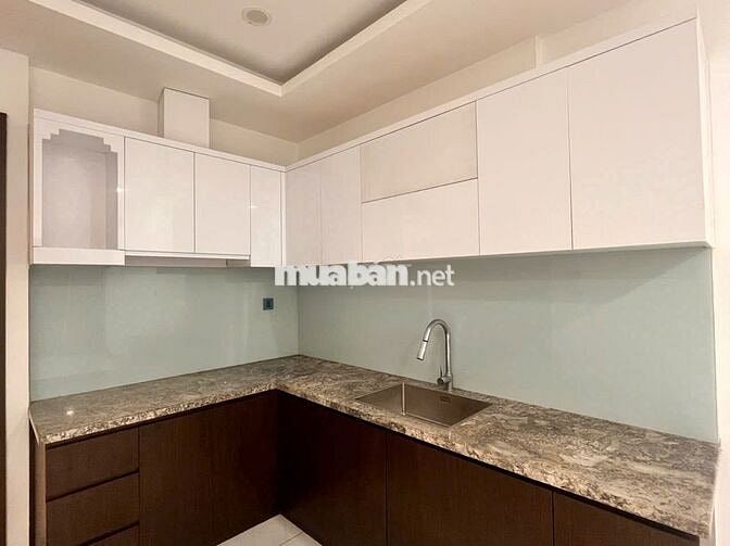 Gia đình cần bán gấp chung cư Resgreen Tower 2pn 3ty6 sổ hồng