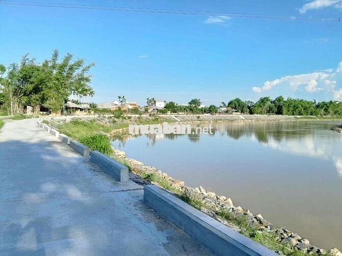 1000m biêt thu vew sông. hoà tiến.  thich hơp mở nhà hàng. biêt thự vv