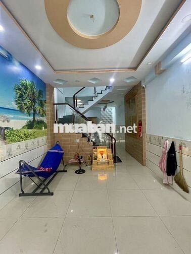 Bán nhà giáp ngã tư bốn xã, 56m2, nhỉnh 5 tỷ