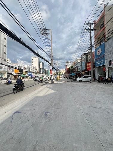 Bán nhà 2 MT đường CMT8, phường 7, quân Tân Bình.