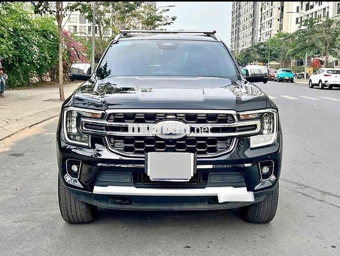 Everest 2023 Titanium 2.0L 4x2 AT - 40000km Giá TL