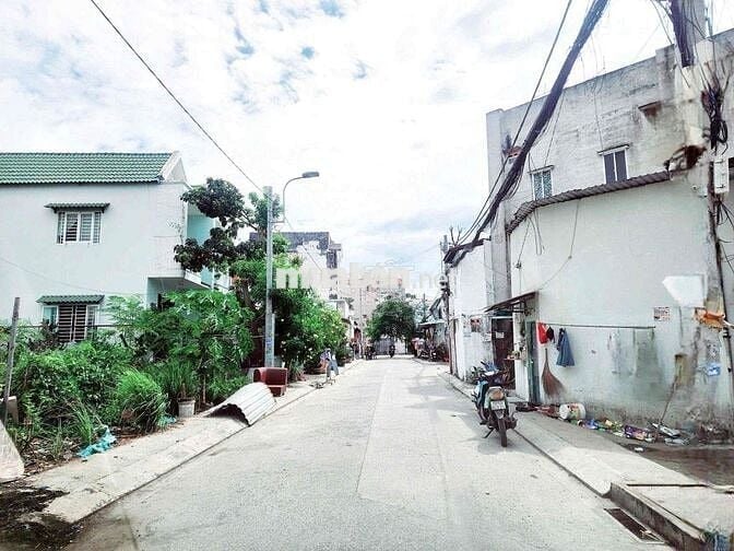 Bán đất mặt tiền hẻm xe hơi 1902 lê văn lương nhà bè