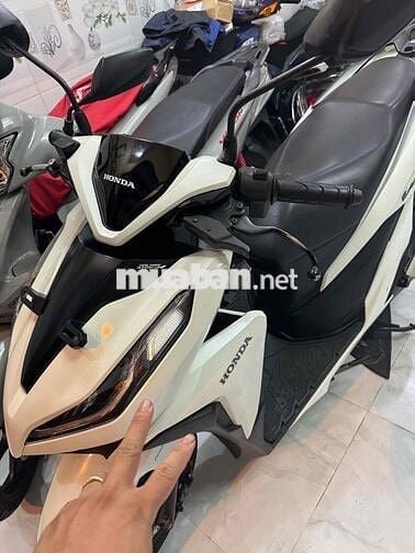 em cần bán xe variô 150cc may bao bao zin ký giấy