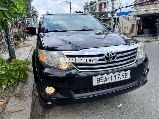 Toyota Fortuner 2013 2.7V 4x4 - 100000 km