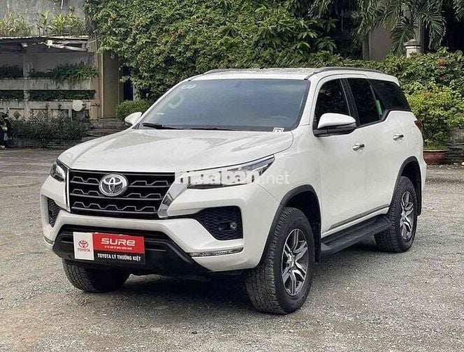 Toyota Fortuner 2022 2.4 4x2 AT - 44537 km